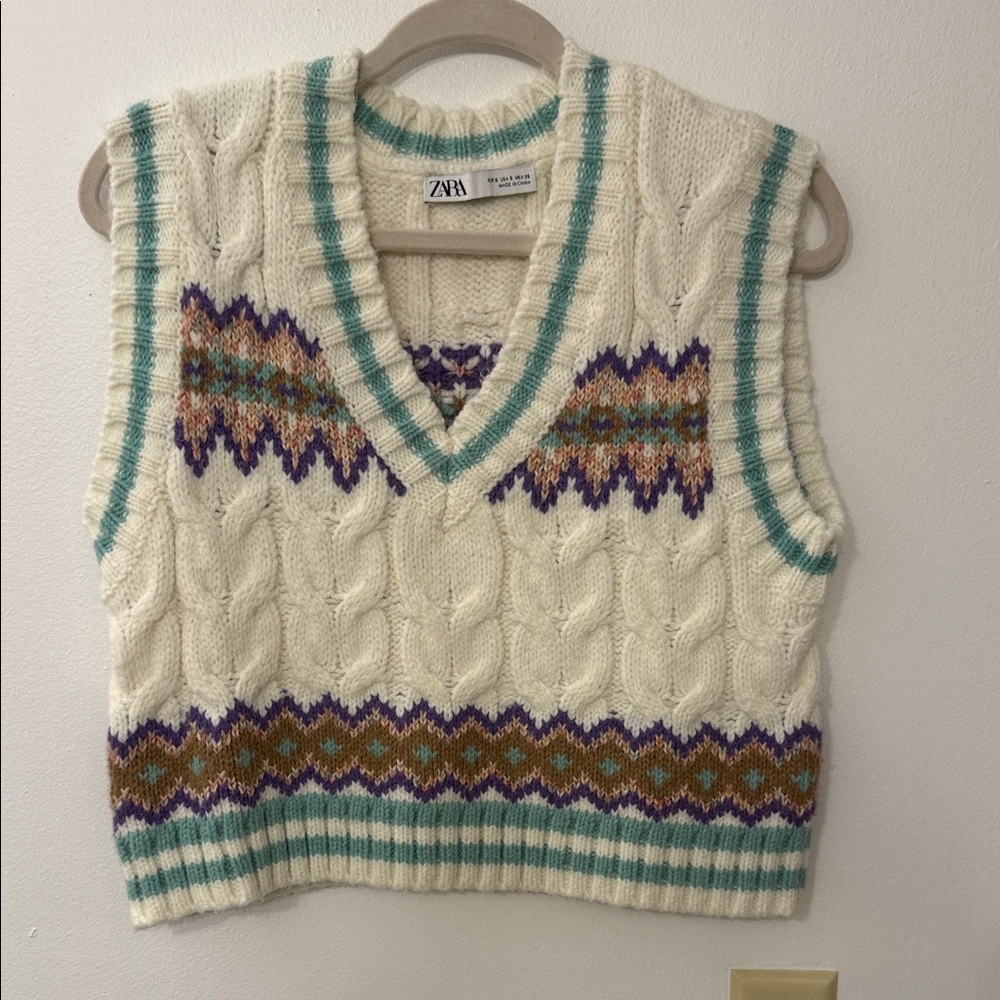 Zara Women's Cream V-Neck Sweater Vest with Multicolor Accents